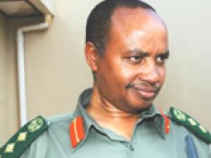 Patrick Karegeya, mens han ennå bar rwandisk hæruniform